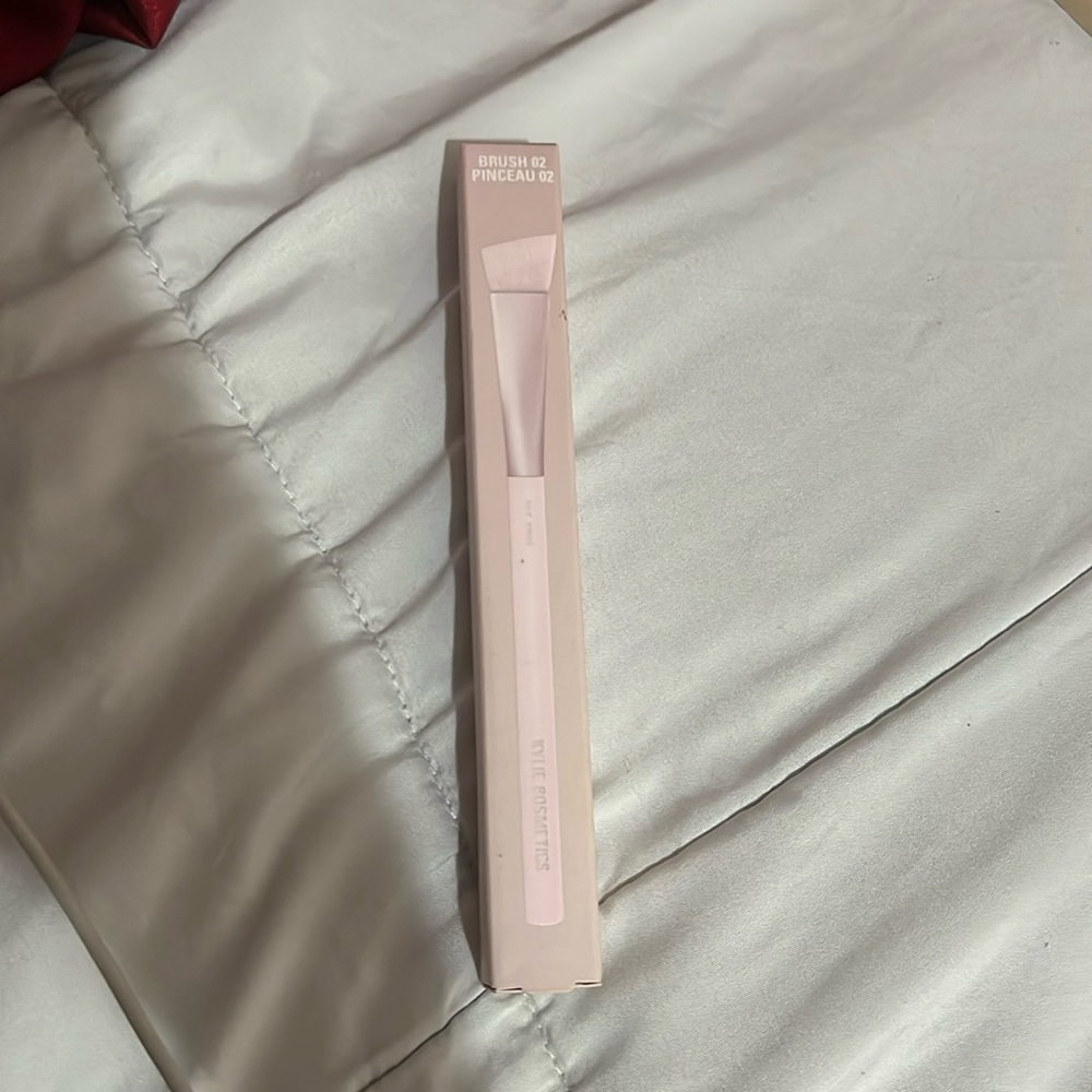 kylie cosmetic concealer brush
